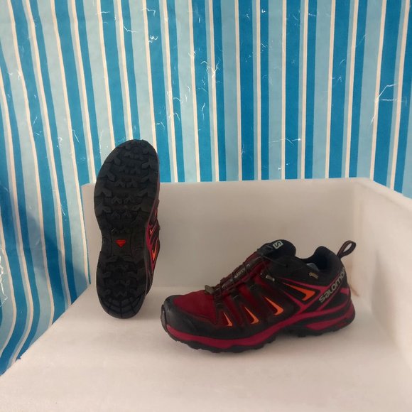 Salomon Shoes - SALOMON Ultra 3 Gtx GORE-TEX Quicklace Trekker Boot Black/Coral Women 10us/8.5uk